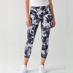Lululemon Wunder Under 22”